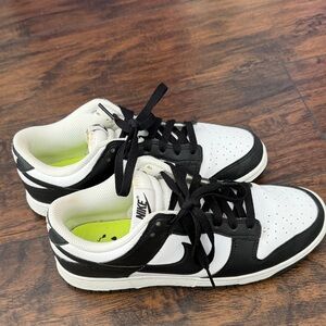Nike Dunks Women’s Size 8.5 Good Condition